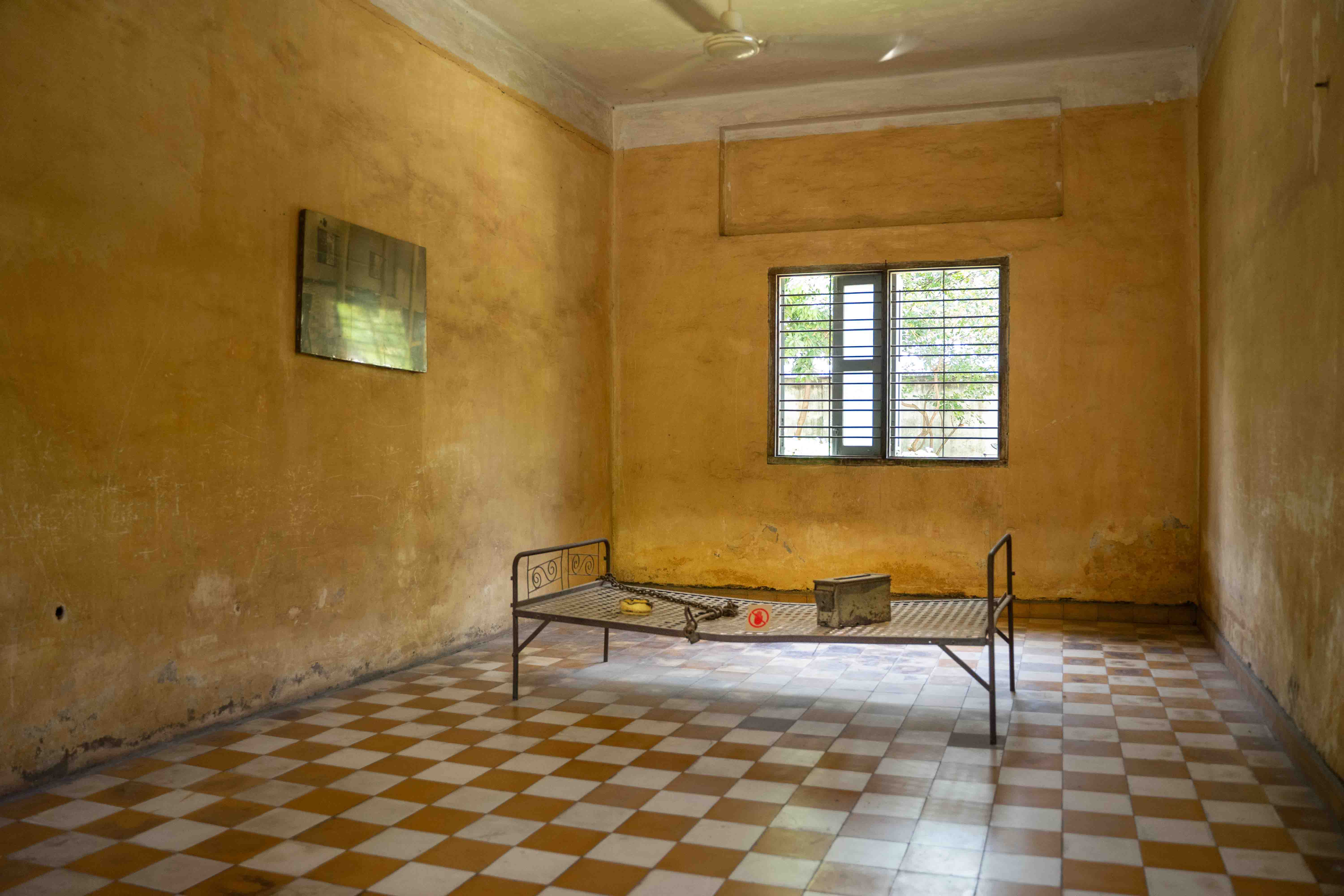 Toul Sleng_Serva Travel